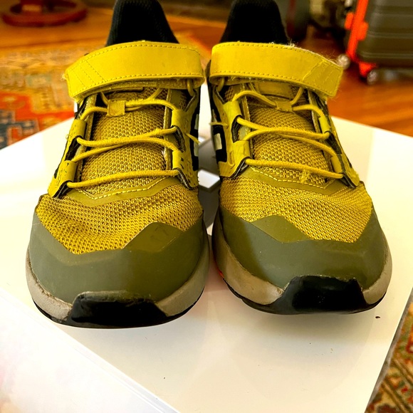 adidas Unisex-Child Terrex Trailmaker Sneaker - Picture 4 of 4